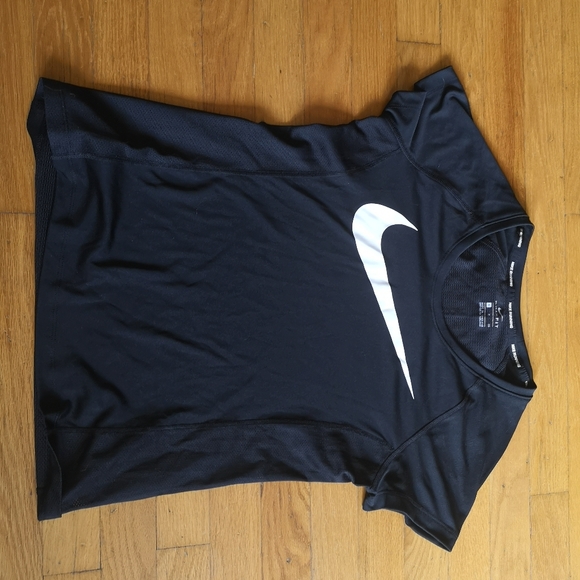 Nike running t-shirt - Picture 2 of 4